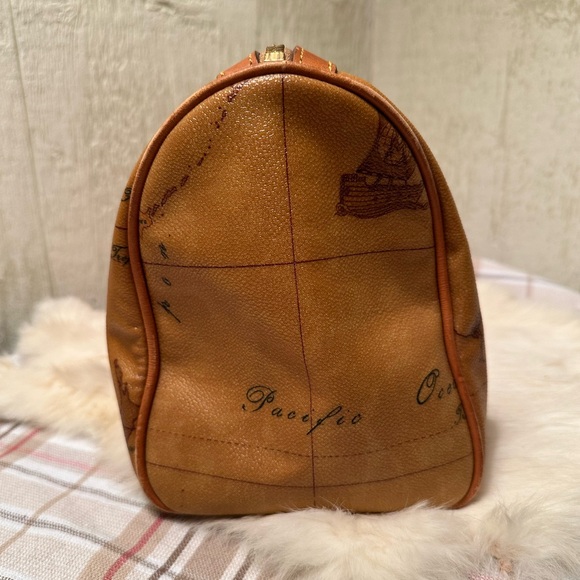 Alviero Martini Leather Travel Bag - Picture 5 of 5